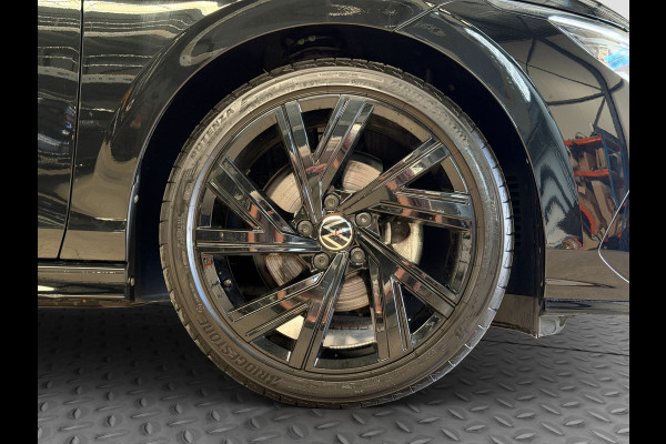 Volkswagen Golf 1.5 eTSI R-Line|H/K Audio|El.trekh|Matrix IQ|Keyless