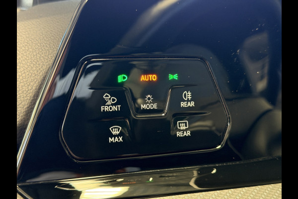Volkswagen Golf 1.5 eTSI R-Line|H/K Audio|El.trekh|Matrix IQ|Keyless