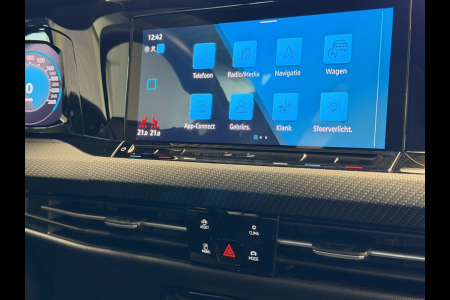 Volkswagen Golf 1.5 eTSI R-Line|H/K Audio|El.trekh|Matrix IQ|Keyless