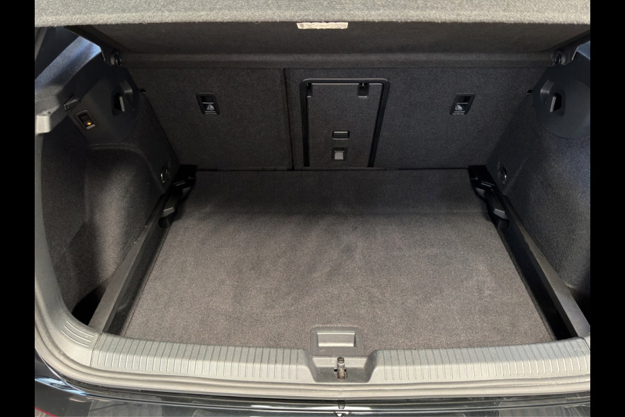 Volkswagen Golf 1.5 eTSI R-Line|H/K Audio|El.trekh|Matrix IQ|Keyless