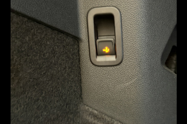 Volkswagen Golf 1.5 eTSI R-Line|H/K Audio|El.trekh|Matrix IQ|Keyless