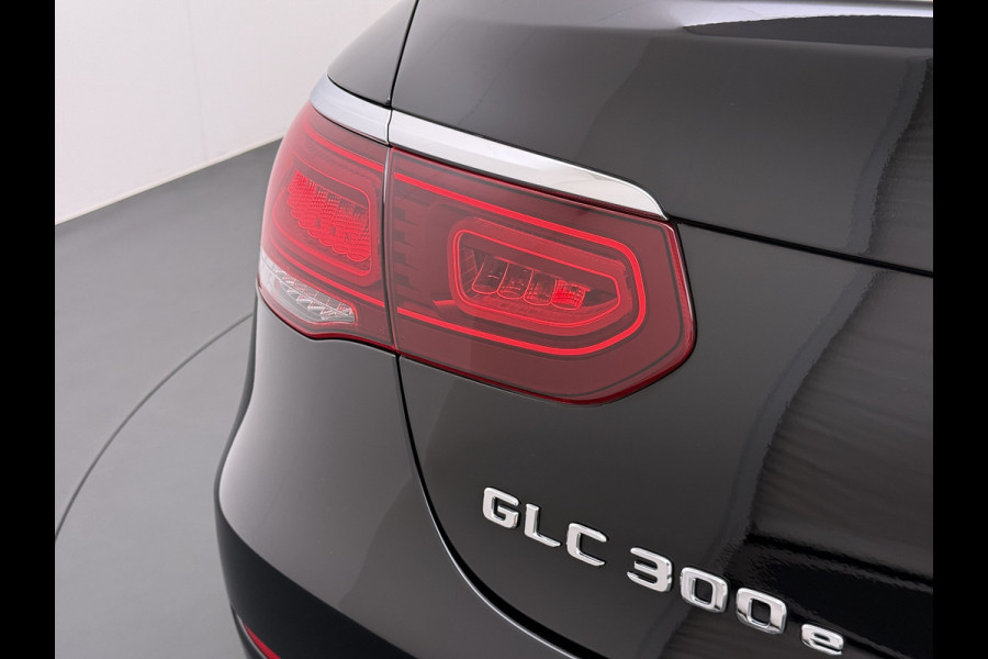 Mercedes-Benz GLC 300e 4Matic AMG Coupé // Trekhaak // Burmester // Digitaal Dashbord // Carplay // Nightpakket // Alarm