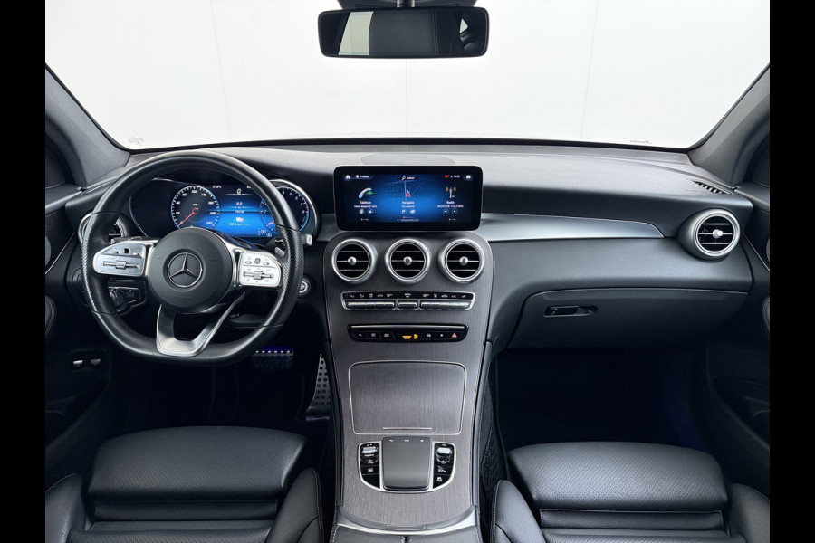 Mercedes-Benz GLC 300e 4Matic AMG Coupé // Trekhaak // Burmester // Digitaal Dashbord // Carplay // Nightpakket // Alarm