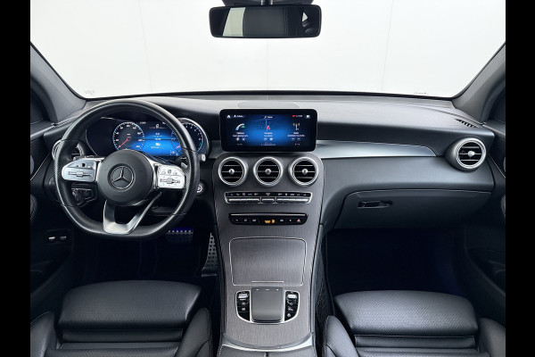 Mercedes-Benz GLC 300e 4Matic AMG Coupé // Trekhaak // Burmester // Digitaal Dashbord // Carplay // Nightpakket // Alarm