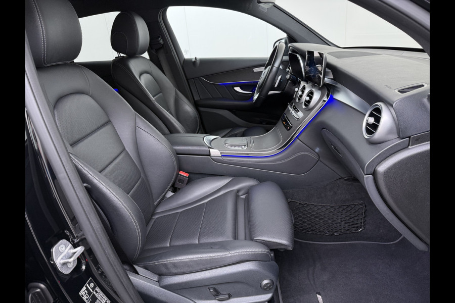 Mercedes-Benz GLC 300e 4Matic AMG Coupé // Trekhaak // Burmester // Digitaal Dashbord // Carplay // Nightpakket // Alarm