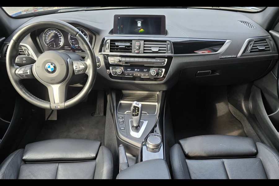 BMW 1-serie 118i M Sport Edition| LEDER | STOELVERWARMING | 19 INCH | PDC | NAVI