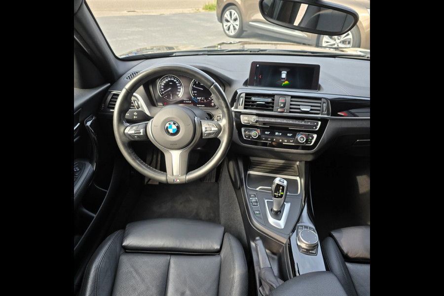 BMW 1-serie 118i M Sport Edition| LEDER | STOELVERWARMING | 19 INCH | PDC | NAVI
