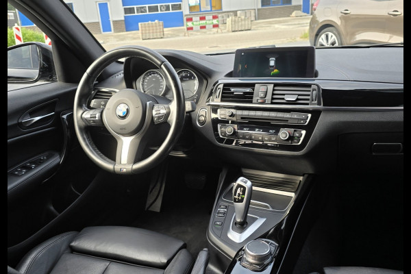 BMW 1-serie 118i M Sport Edition| LEDER | STOELVERWARMING | 19 INCH | PDC | NAVI