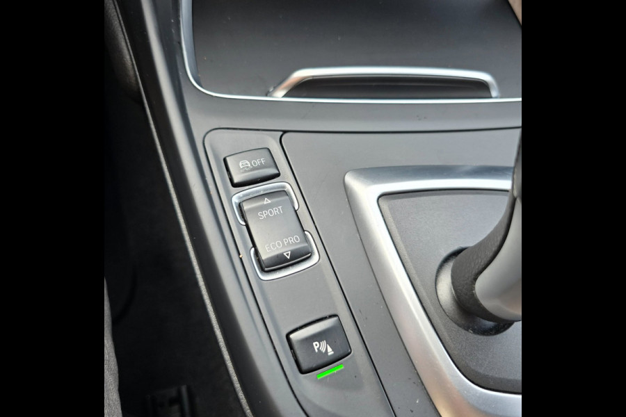 BMW 1-serie 118i M Sport Edition| LEDER | STOELVERWARMING | 19 INCH | PDC | NAVI