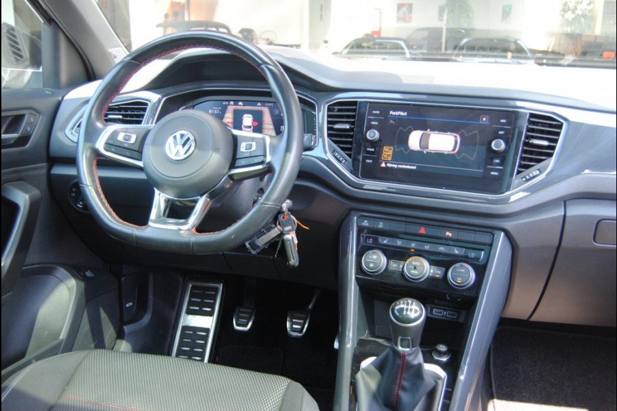Volkswagen T-Roc 1.5 TSI Sport BnsR-Line | Carplay | Pano | Trekhaak |