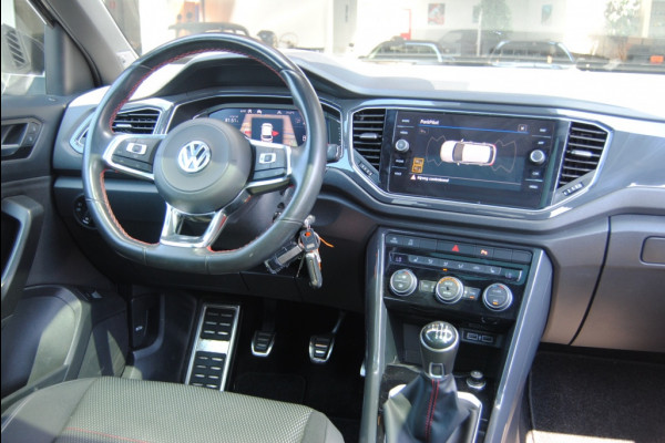 Volkswagen T-Roc 1.5 TSI Sport BnsR-Line | Carplay | Pano | Trekhaak |