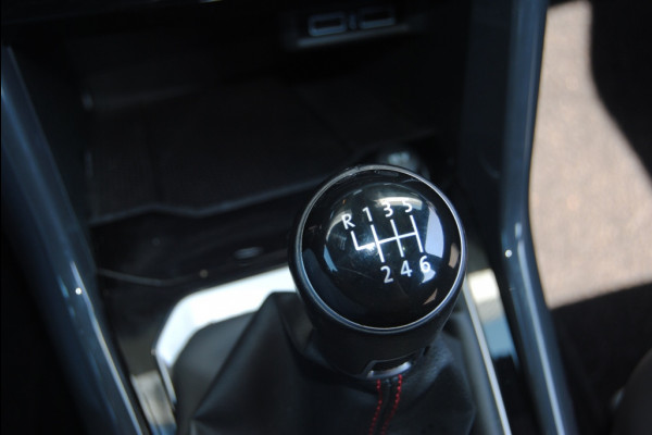Volkswagen T-Roc 1.5 TSI Sport BnsR-Line | Carplay | Pano | Trekhaak |