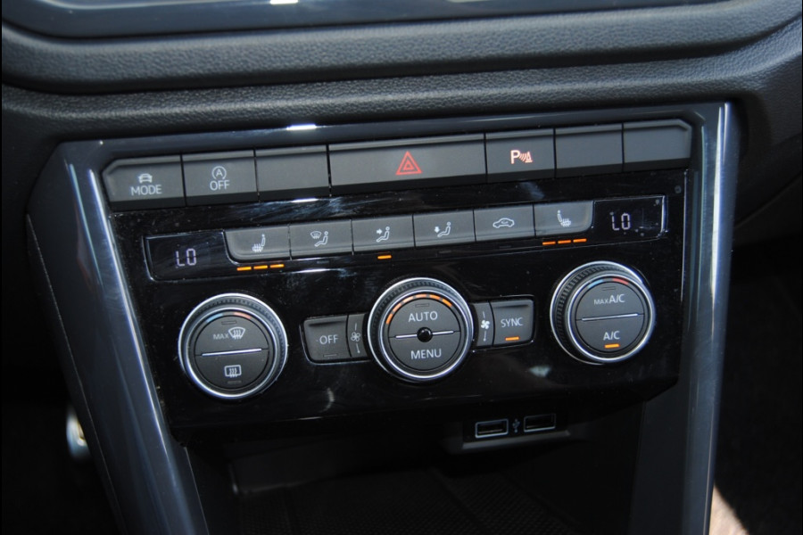 Volkswagen T-Roc 1.5 TSI Sport BnsR-Line | Carplay | Pano | Trekhaak |
