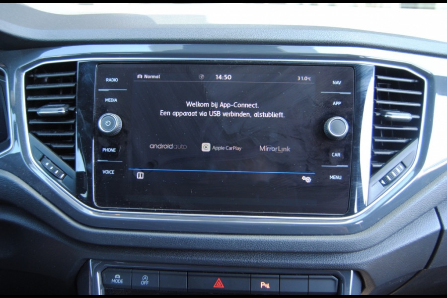 Volkswagen T-Roc 1.5 TSI Sport BnsR-Line | Carplay | Pano | Trekhaak |