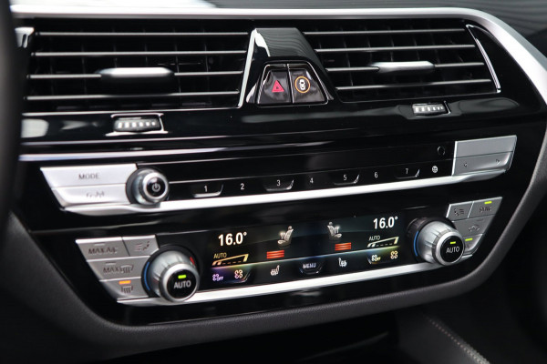 BMW 5 Serie 545e xDrive M Sport / 50 Jahre / PANO / HK / LASER / HUD / 2X MEMORY / CAMERA / SHADOW LINE