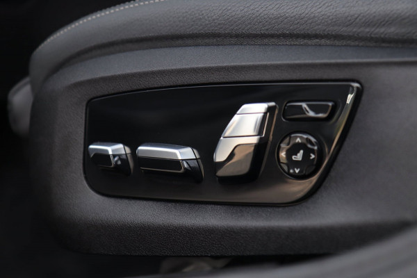 BMW 5 Serie 545e xDrive M Sport / 50 Jahre / PANO / HK / LASER / HUD / 2X MEMORY / CAMERA / SHADOW LINE