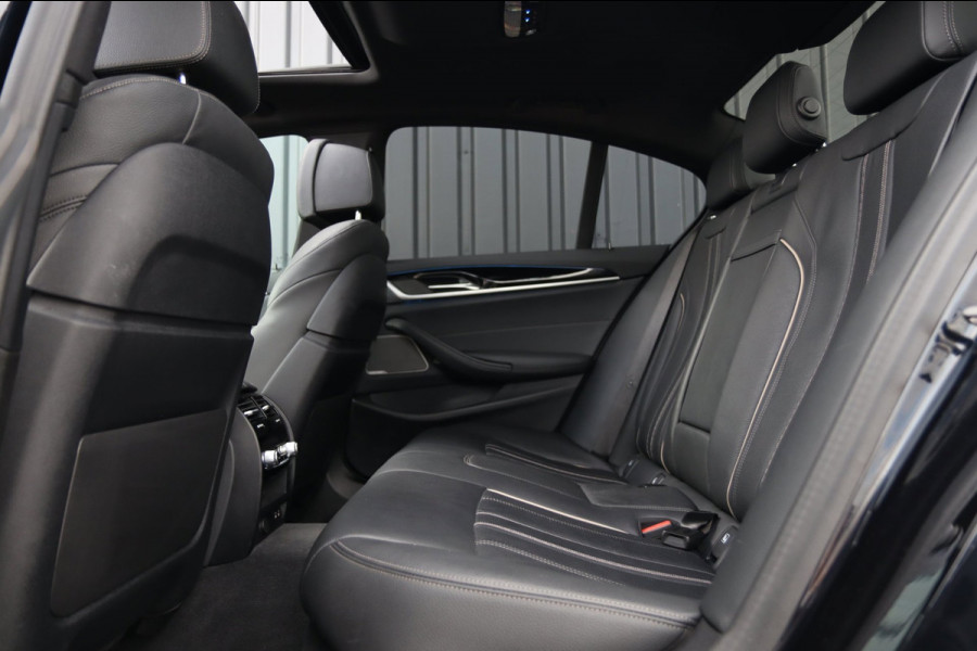 BMW 5 Serie 545e xDrive M Sport / 50 Jahre / PANO / HK / LASER / HUD / 2X MEMORY / CAMERA / SHADOW LINE