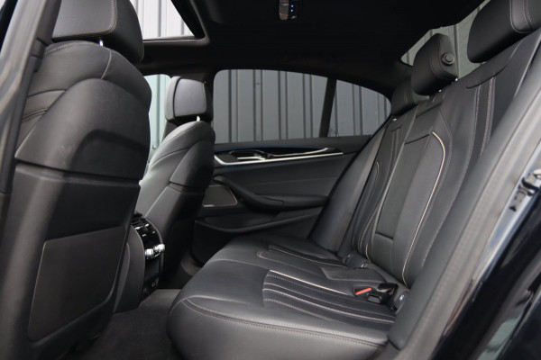 BMW 5 Serie 545e xDrive M Sport / 50 Jahre / PANO / HK / LASER / HUD / 2X MEMORY / CAMERA / SHADOW LINE