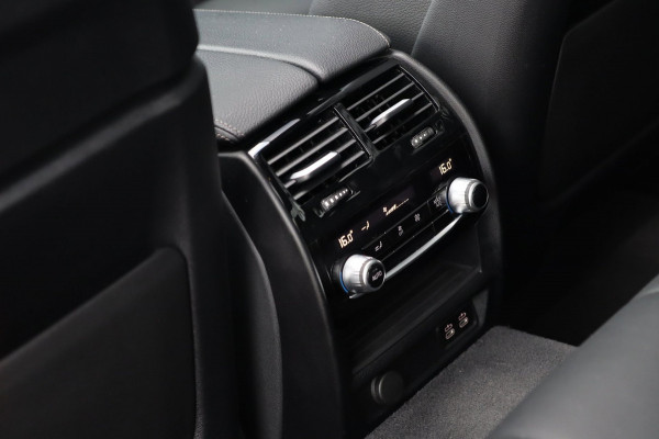 BMW 5 Serie 545e xDrive M Sport / 50 Jahre / PANO / HK / LASER / HUD / 2X MEMORY / CAMERA / SHADOW LINE