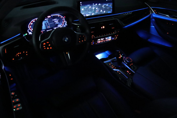 BMW 5 Serie 545e xDrive M Sport / 50 Jahre / PANO / HK / LASER / HUD / 2X MEMORY / CAMERA / SHADOW LINE