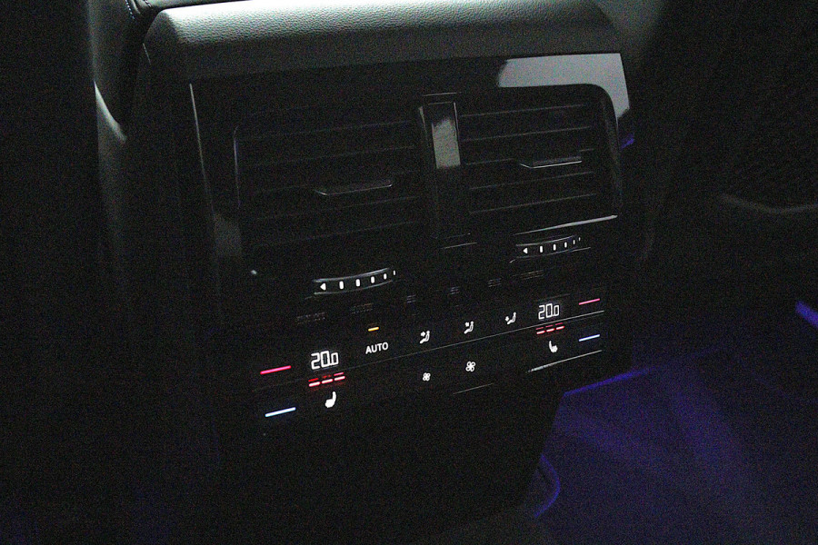 Volkswagen Touareg 3.0 TSi eHybrid 463 PK 4MOTION R Edition PHEV, Trekhaak, DYNAUDIO, 360°, Luchtvering