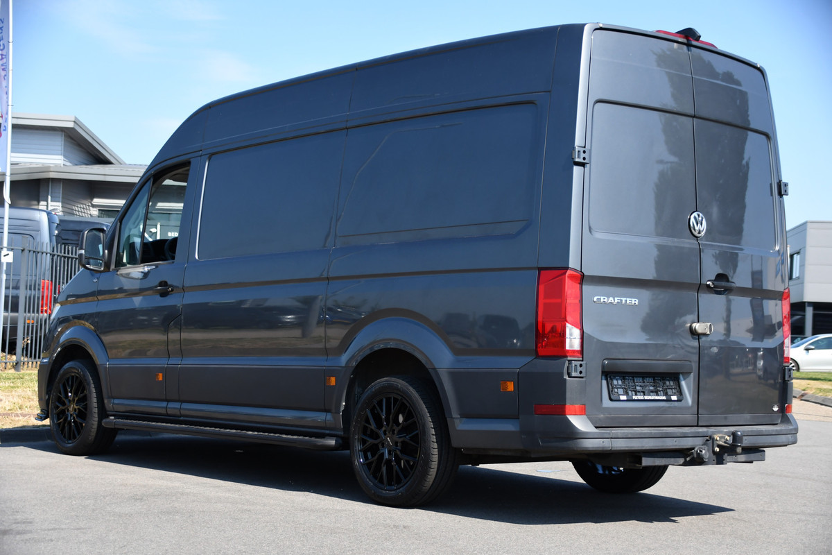 Volkswagen Crafter 35 2.0 TDI L3H3 PB Edition Camera, Cruise, Carplay, LED, Automaat, Trekhaak, Multimedia, Automaat, 140pk, Uniek!