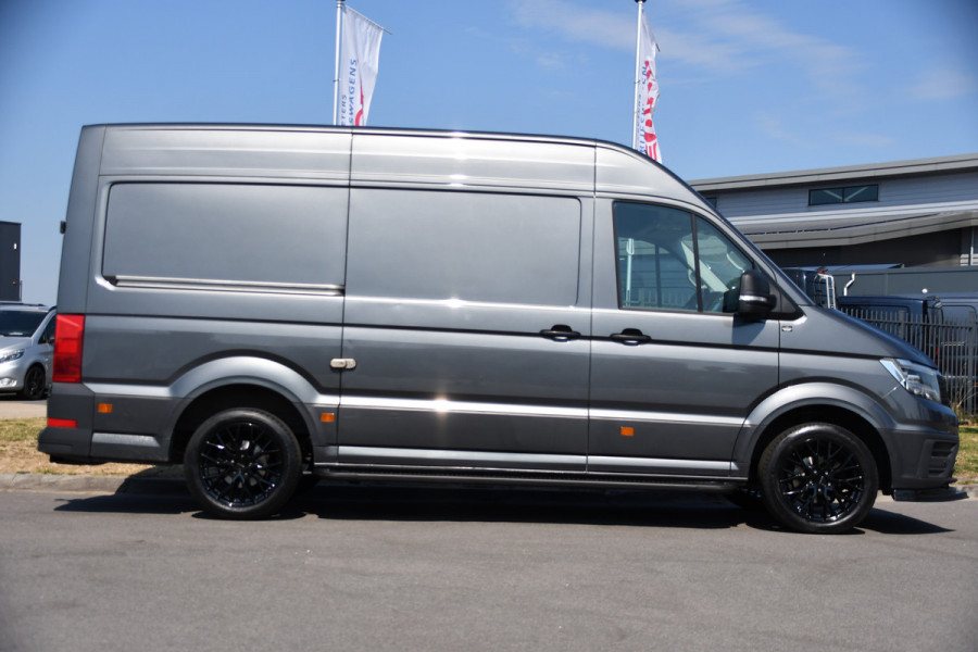 Volkswagen Crafter 35 2.0 TDI L3H3 PB Edition Camera, Cruise, Carplay, LED, Automaat, Trekhaak, Multimedia, Automaat, 140pk, Uniek!