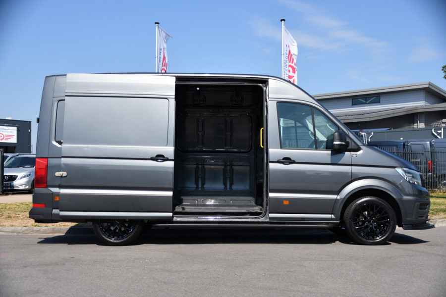 Volkswagen Crafter 35 2.0 TDI L3H3 PB Edition Camera, Cruise, Carplay, LED, Automaat, Trekhaak, Multimedia, Automaat, 140pk, Uniek!