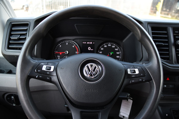 Volkswagen Crafter 35 2.0 TDI L3H3 PB Edition Camera, Cruise, Carplay, LED, Automaat, Trekhaak, Multimedia, Automaat, 140pk, Uniek!