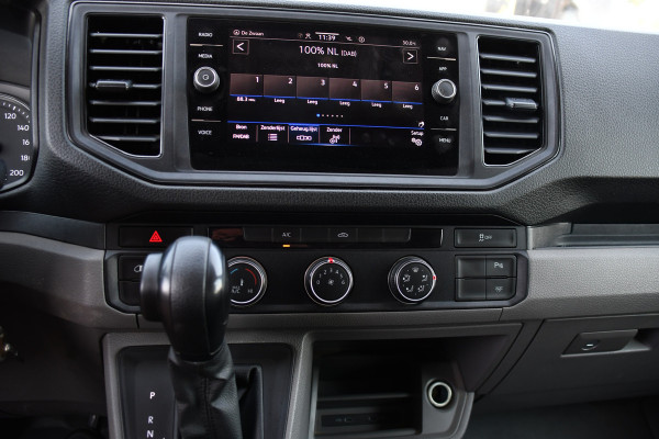 Volkswagen Crafter 35 2.0 TDI L3H3 PB Edition Camera, Cruise, Carplay, LED, Automaat, Trekhaak, Multimedia, Automaat, 140pk, Uniek!