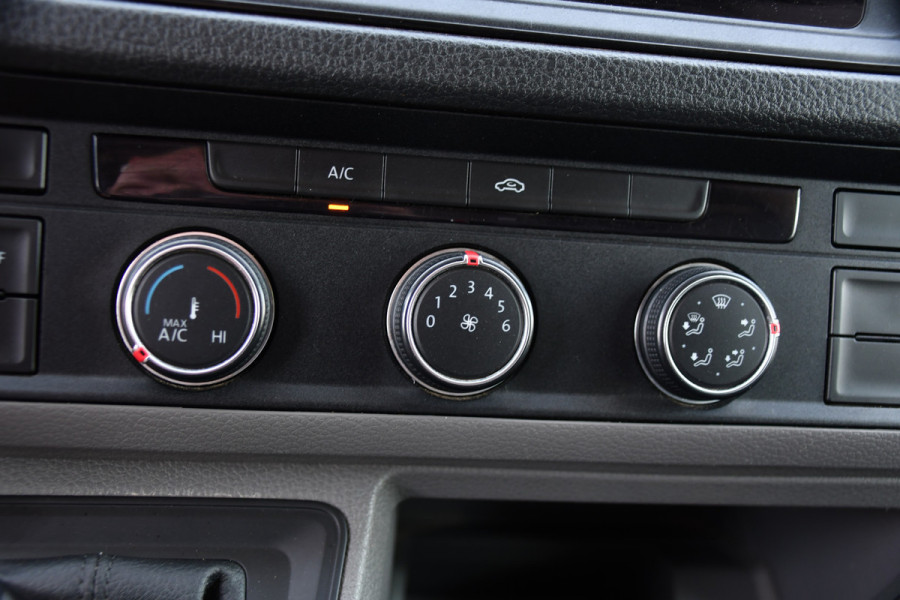 Volkswagen Crafter 35 2.0 TDI L3H3 PB Edition Camera, Cruise, Carplay, LED, Automaat, Trekhaak, Multimedia, Automaat, 140pk, Uniek!