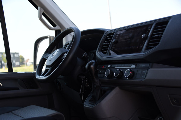 Volkswagen Crafter 35 2.0 TDI L3H3 PB Edition Camera, Cruise, Carplay, LED, Automaat, Trekhaak, Multimedia, Automaat, 140pk, Uniek!