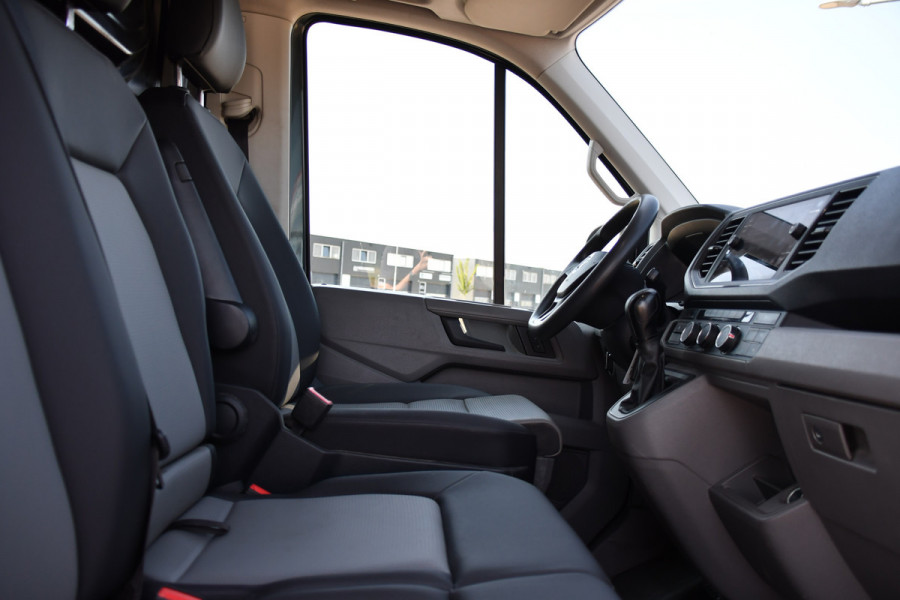 Volkswagen Crafter 35 2.0 TDI L3H3 PB Edition Camera, Cruise, Carplay, LED, Automaat, Trekhaak, Multimedia, Automaat, 140pk, Uniek!