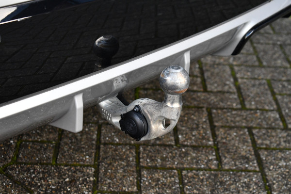 BMW iX1 xDrive30 M-Sport Pano Trekh ACC H/K HUD 360 e-zetels Frozen-Grey