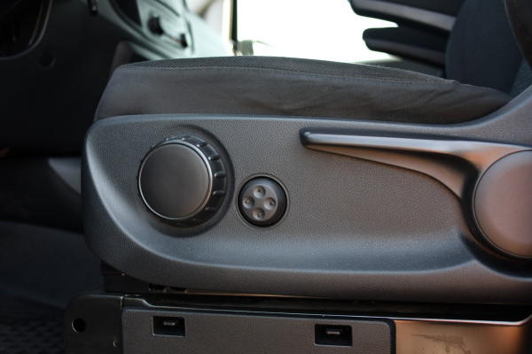 Mercedes-Benz Vito 124 CDI L3 DC PB Edition Camera, Cruise, Carplay, Stoelverwarming, 237pk, Automaat, Multimedia, Trekhaak, Uniek!