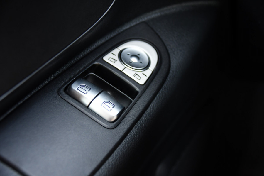 Mercedes-Benz Vito 124 CDI L3 DC PB Edition Camera, Cruise, Carplay, Stoelverwarming, 237pk, Automaat, Multimedia, Trekhaak, Uniek!