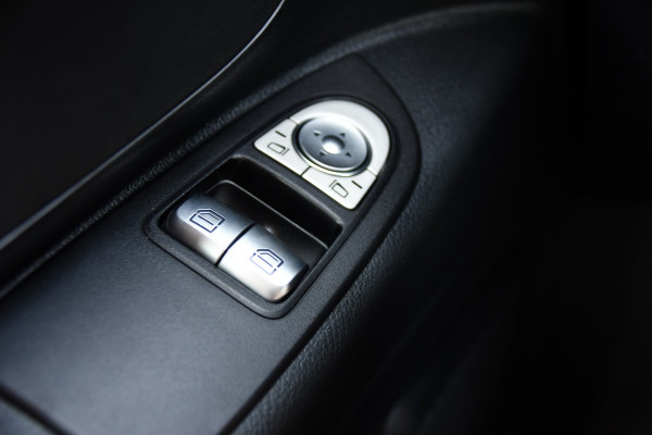 Mercedes-Benz Vito 124 CDI L3 DC PB Edition Camera, Cruise, Carplay, Stoelverwarming, 237pk, Automaat, Multimedia, Trekhaak, Uniek!