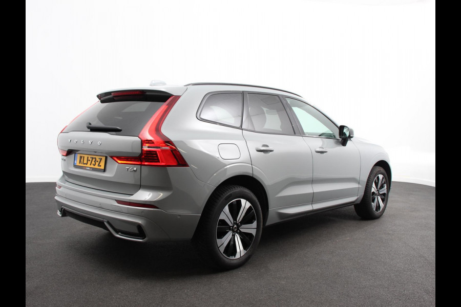 Volvo XC60 2.0 T6 Plug-in hybrid AWD Automaat Plus Dark DEMO ! Adaptieve cruise control Leder Navigatie Google Harman Kardon Panorama dak Lichtmetalen Velgen Dab Stoelverwarming Camera 360 Led Climate control Apple Carplay/ Android Auto