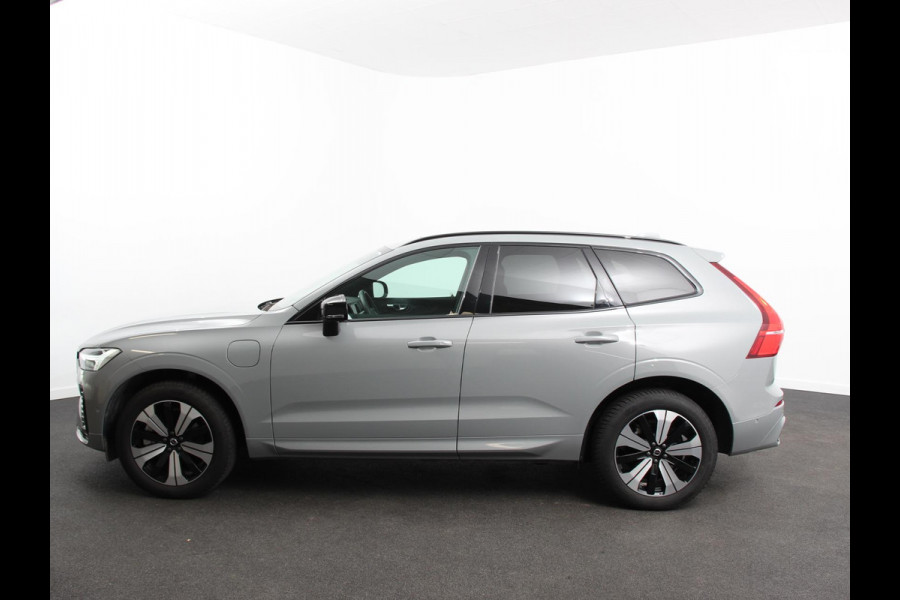 Volvo XC60 2.0 T6 Plug-in hybrid AWD Automaat Plus Dark DEMO ! Adaptieve cruise control Leder Navigatie Google Harman Kardon Panorama dak Lichtmetalen Velgen Dab Stoelverwarming Camera 360 Led Climate control Apple Carplay/ Android Auto