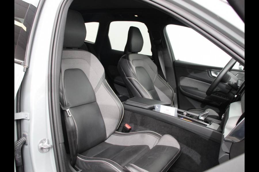 Volvo XC60 2.0 T6 Plug-in hybrid AWD Automaat Plus Dark DEMO ! Adaptieve cruise control Leder Navigatie Google Harman Kardon Panorama dak Lichtmetalen Velgen Dab Stoelverwarming Camera 360 Led Climate control Apple Carplay/ Android Auto