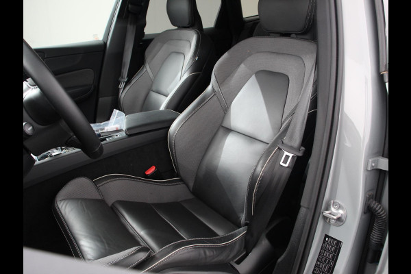 Volvo XC60 2.0 T6 Plug-in hybrid AWD Automaat Plus Dark DEMO ! Adaptieve cruise control Leder Navigatie Google Harman Kardon Panorama dak Lichtmetalen Velgen Dab Stoelverwarming Camera 360 Led Climate control Apple Carplay/ Android Auto