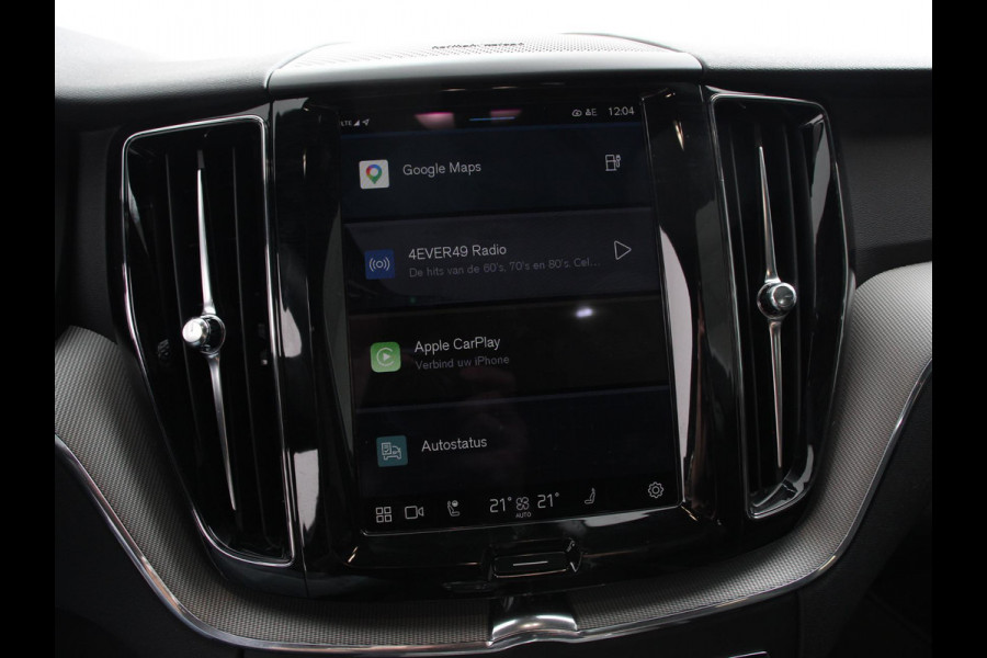 Volvo XC60 2.0 T6 Plug-in hybrid AWD Automaat Plus Dark DEMO ! Adaptieve cruise control Leder Navigatie Google Harman Kardon Panorama dak Lichtmetalen Velgen Dab Stoelverwarming Camera 360 Led Climate control Apple Carplay/ Android Auto