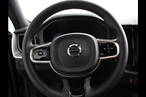 Volvo XC60 2.0 T6 Plug-in hybrid AWD Automaat Plus Dark DEMO ! Adaptieve cruise control Leder Navigatie Google Harman Kardon Panorama dak Lichtmetalen Velgen Dab Stoelverwarming Camera 360 Led Climate control Apple Carplay/ Android Auto