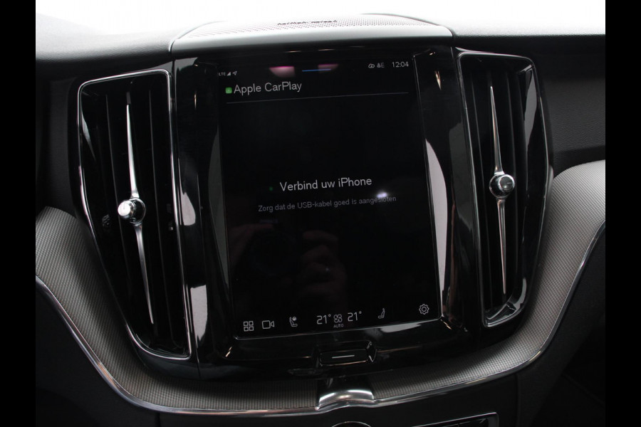Volvo XC60 2.0 T6 Plug-in hybrid AWD Automaat Plus Dark DEMO ! Adaptieve cruise control Leder Navigatie Google Harman Kardon Panorama dak Lichtmetalen Velgen Dab Stoelverwarming Camera 360 Led Climate control Apple Carplay/ Android Auto