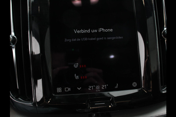 Volvo XC60 2.0 T6 Plug-in hybrid AWD Automaat Plus Dark DEMO ! Adaptieve cruise control Leder Navigatie Google Harman Kardon Panorama dak Lichtmetalen Velgen Dab Stoelverwarming Camera 360 Led Climate control Apple Carplay/ Android Auto