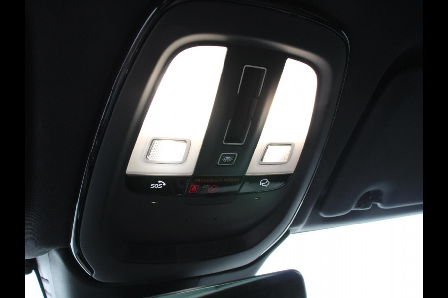 Volvo XC60 2.0 T6 Plug-in hybrid AWD Automaat Plus Dark DEMO ! Adaptieve cruise control Leder Navigatie Google Harman Kardon Panorama dak Lichtmetalen Velgen Dab Stoelverwarming Camera 360 Led Climate control Apple Carplay/ Android Auto