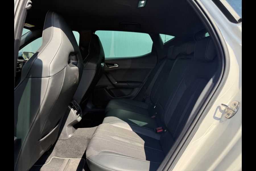 CUPRA Leon 1.4 e-Hybrid * Camera * Stoelverwarming * Navigatie * Adaptieve Cruise Control *