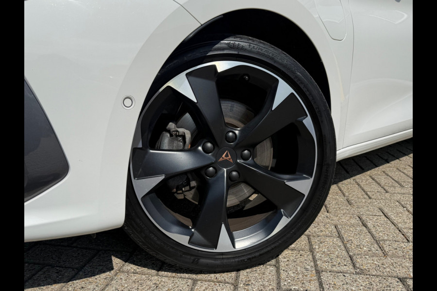 CUPRA Leon 1.4 e-Hybrid * Camera * Stoelverwarming * Navigatie * Adaptieve Cruise Control *