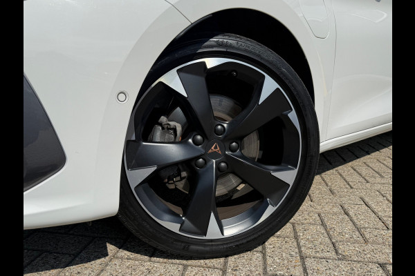 CUPRA Leon 1.4 e-Hybrid * Camera * Stoelverwarming * Navigatie * Adaptieve Cruise Control *