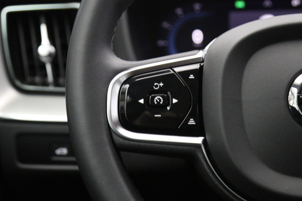 Volvo XC60 2.0 T8 AWD 456 PK Ultra Bright PHEV, Panoramadak, Head-Up, 4X Stoelverwarming, Leder